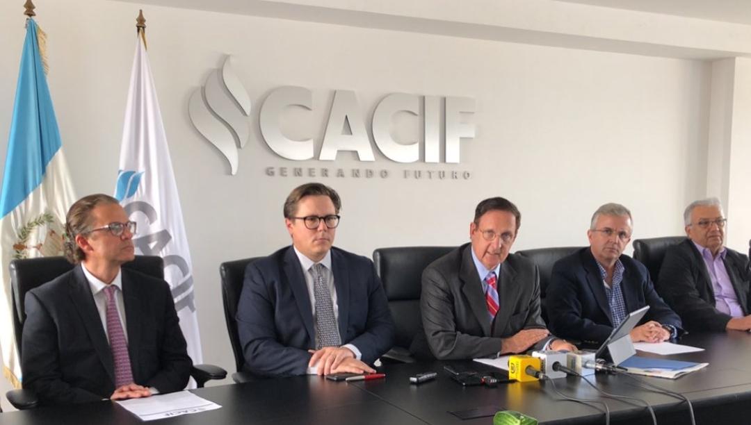 CACIF ordena que activen transporte de pasajeros y centros comerciales