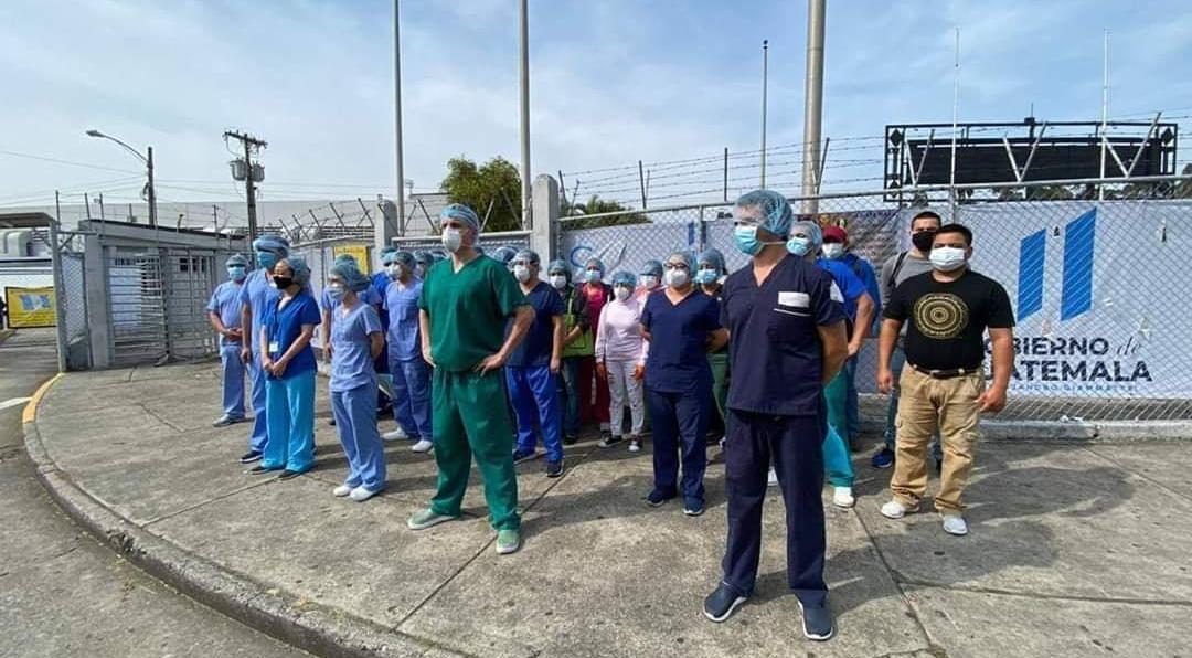 Médicos de hospitales temporales no han recibido salario hace 2 meses