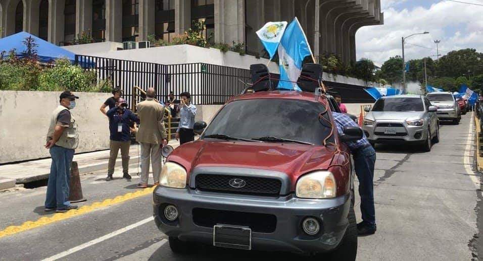 Ni multas ni nada para manifestantes sin placas el día de ayer