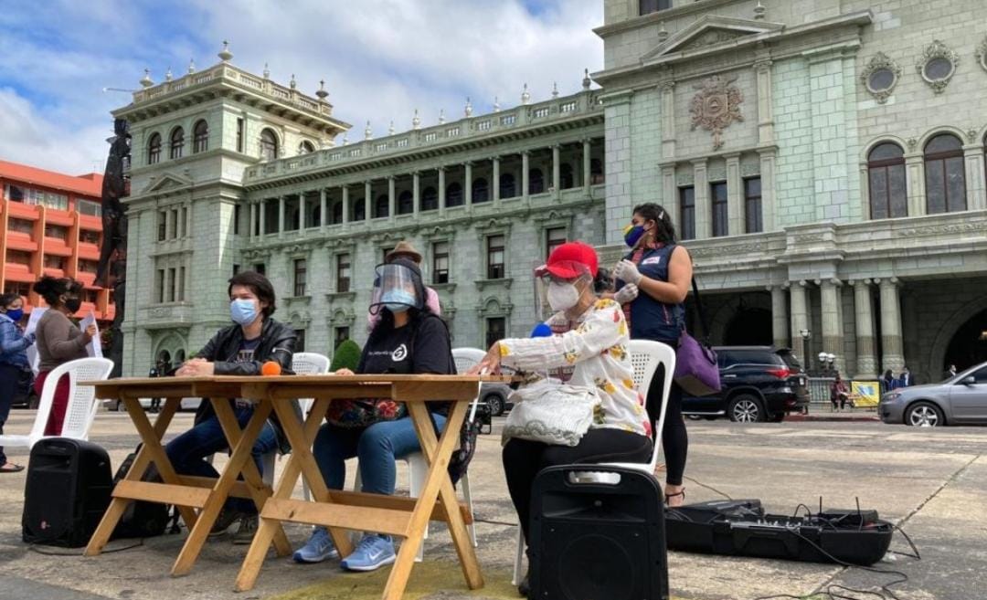 Asociaciones Civiles organizan manifestación en la Plaza de la Constitución