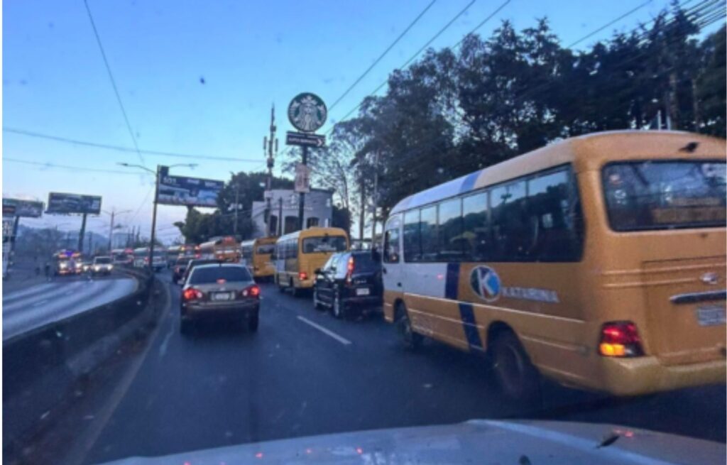 Reacciones ante la caravana de transporte extraurbano