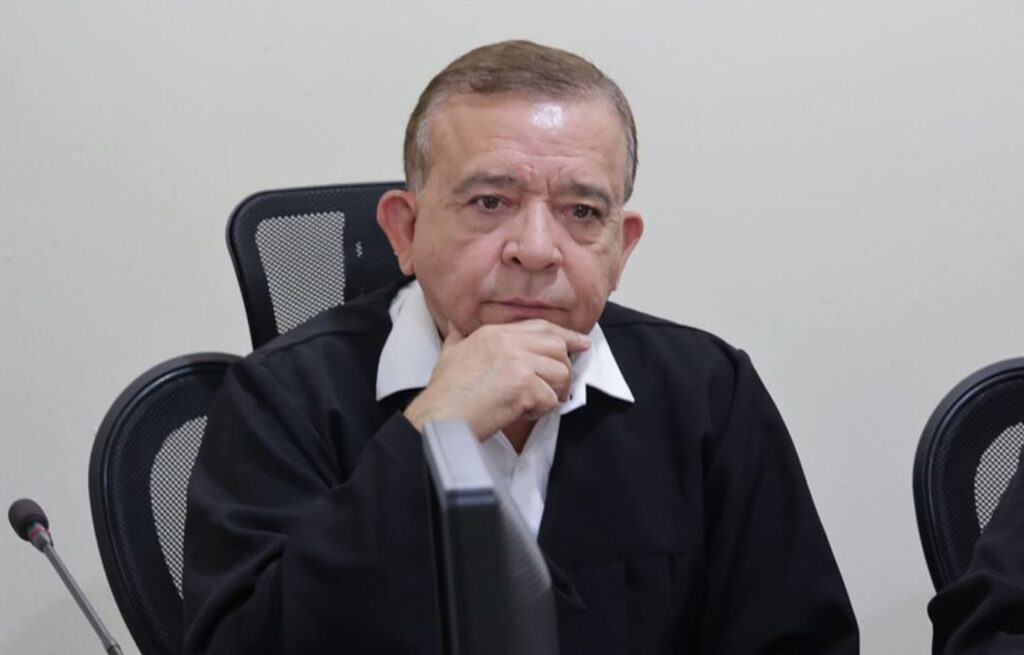 Cuestionamientos sobre la formación académica de los magistrados