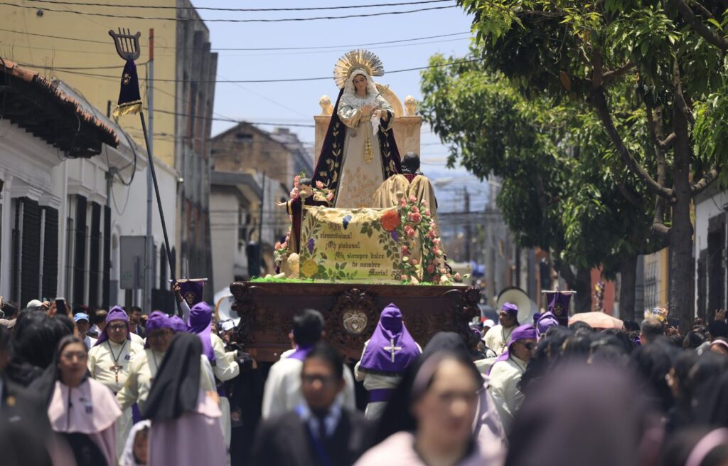 Procesiones del 12 y 13 de abril Fe y Cultura en las Calles