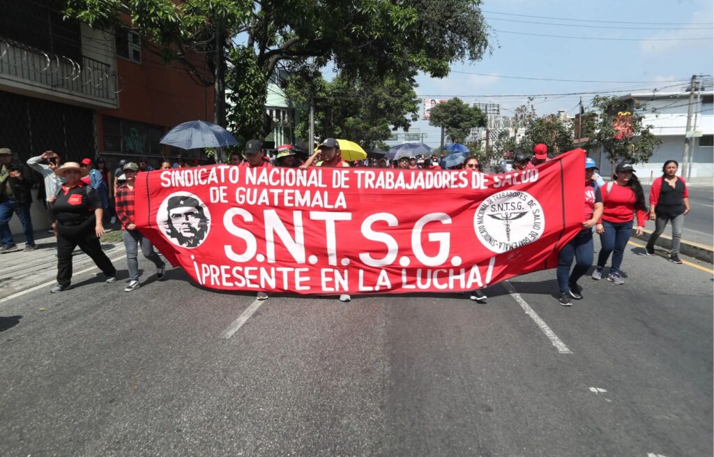 Trabajadores de salud exigen mejoras salariales y laborales