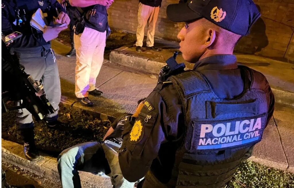 Agente fallece pese a esfuerzos médicos