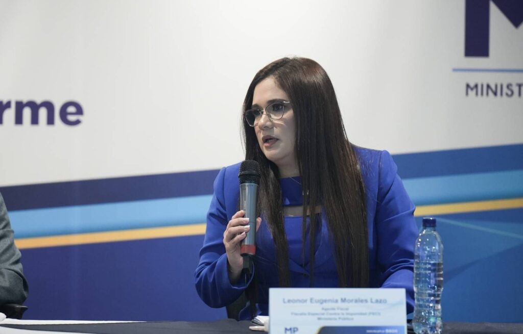  Leonor Morales Lazo