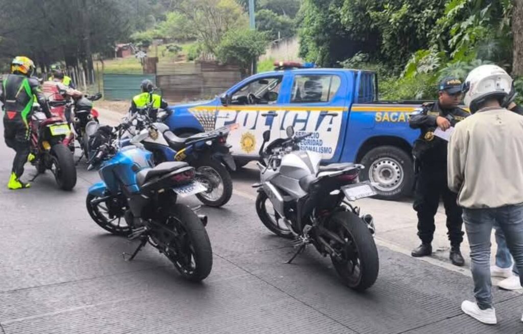 Motorista atropella a agente de tránsito en operativo contra carreras clandestinas en Santa Lucía Milpas Altas