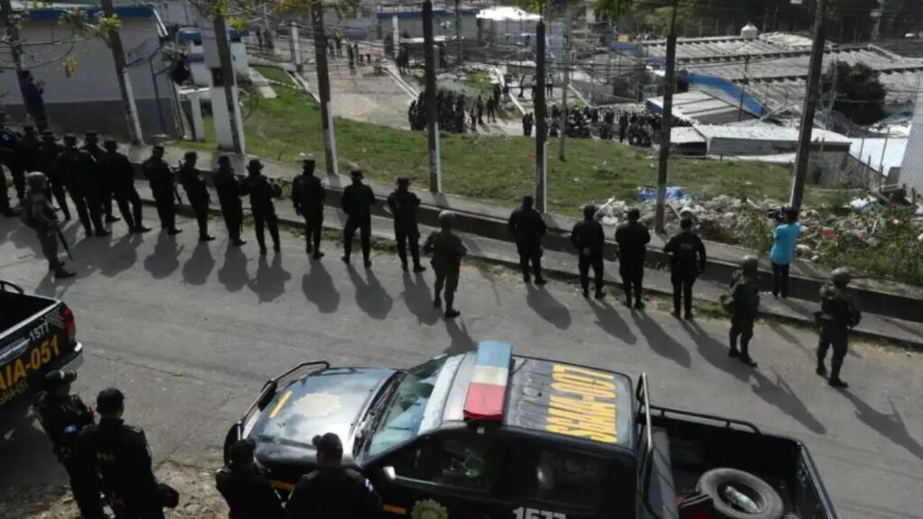 Fiscalía busca procesar a cinco reos del Barrio 18 por motín y secuestro de agentes penitenciarios