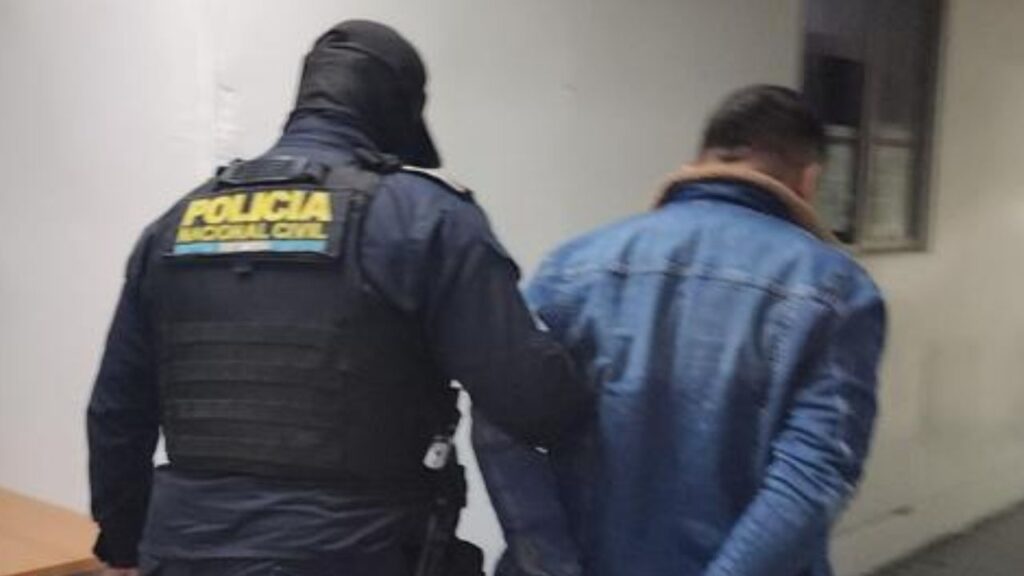 Mayco “N” fue sorprendido ocultando un celular dentro de un plato de comida en el Centro de Orientación Femenino