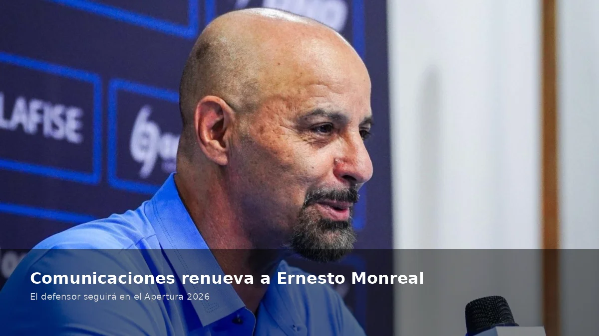 Ernesto Monreal durante una conferencia de prensa con Comunicaciones