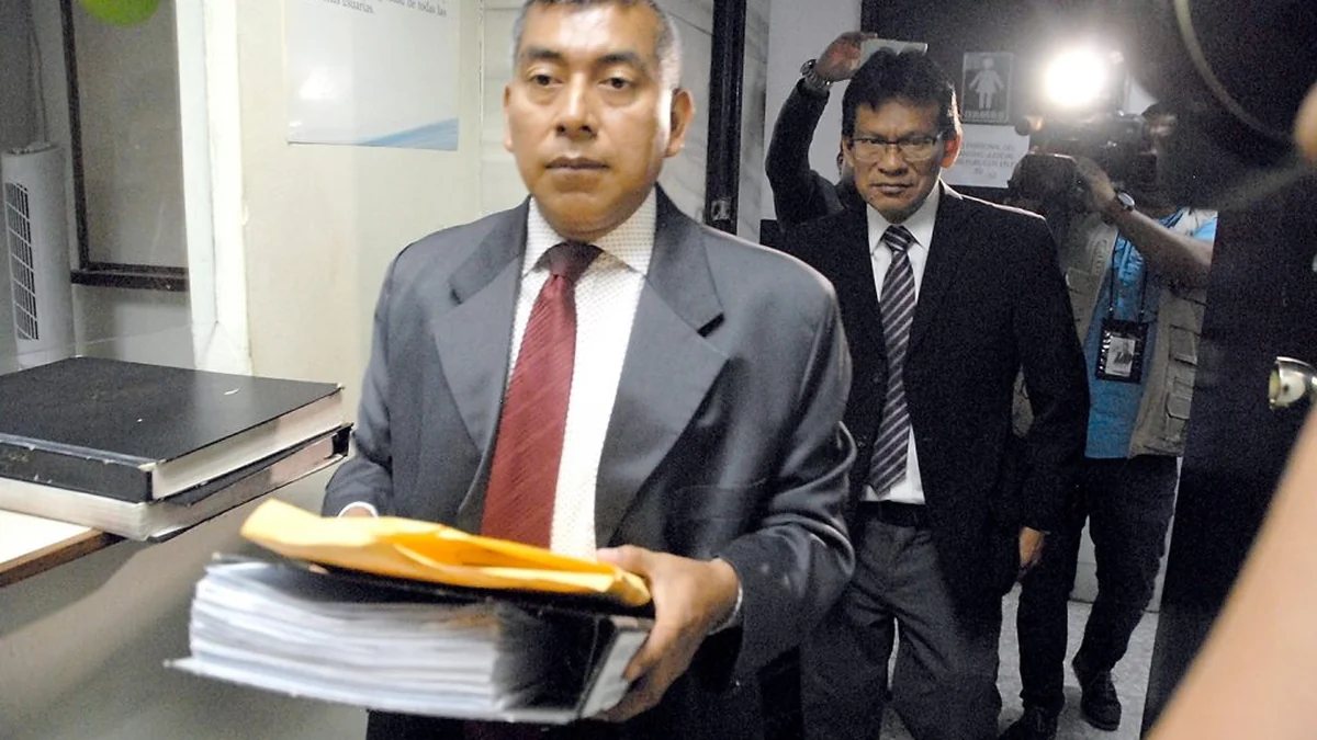 Curruchiche rompe el silencio en redes tras anuncio de cierre de la FECI