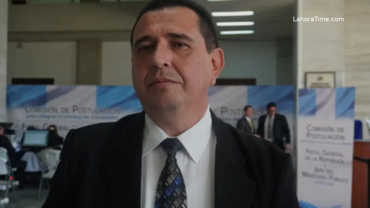 Gabriel García Luna ingresa al Ministerio Público para asumir como fiscal general