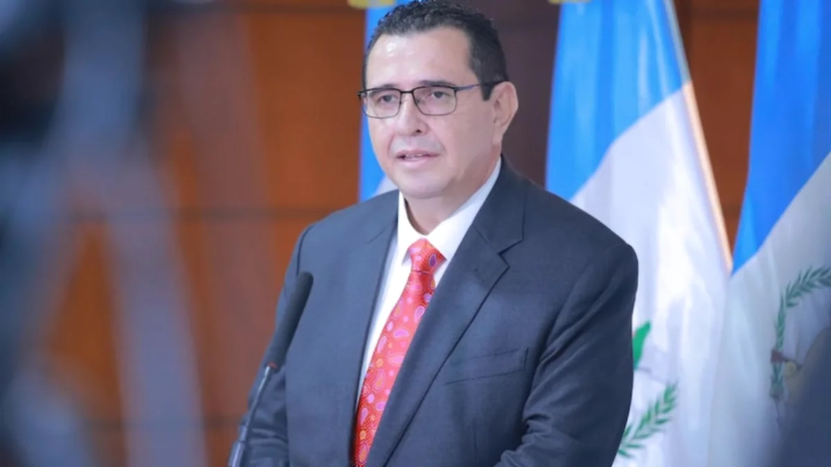 Gabriel García Luna durante su primera conferencia de prensa como fiscal general
