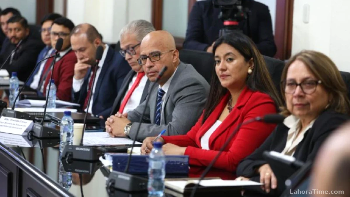 Diputados en sesión del Congreso de Guatemala durante debate sobre ciberseguridad