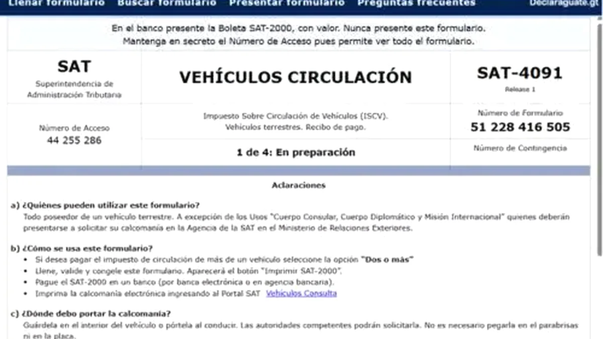 Vehículos circulando en carretera de Guatemala