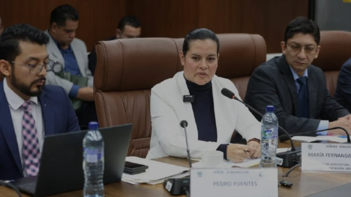 María Fernanda Rivera anuncia suspensión de fertilizantes