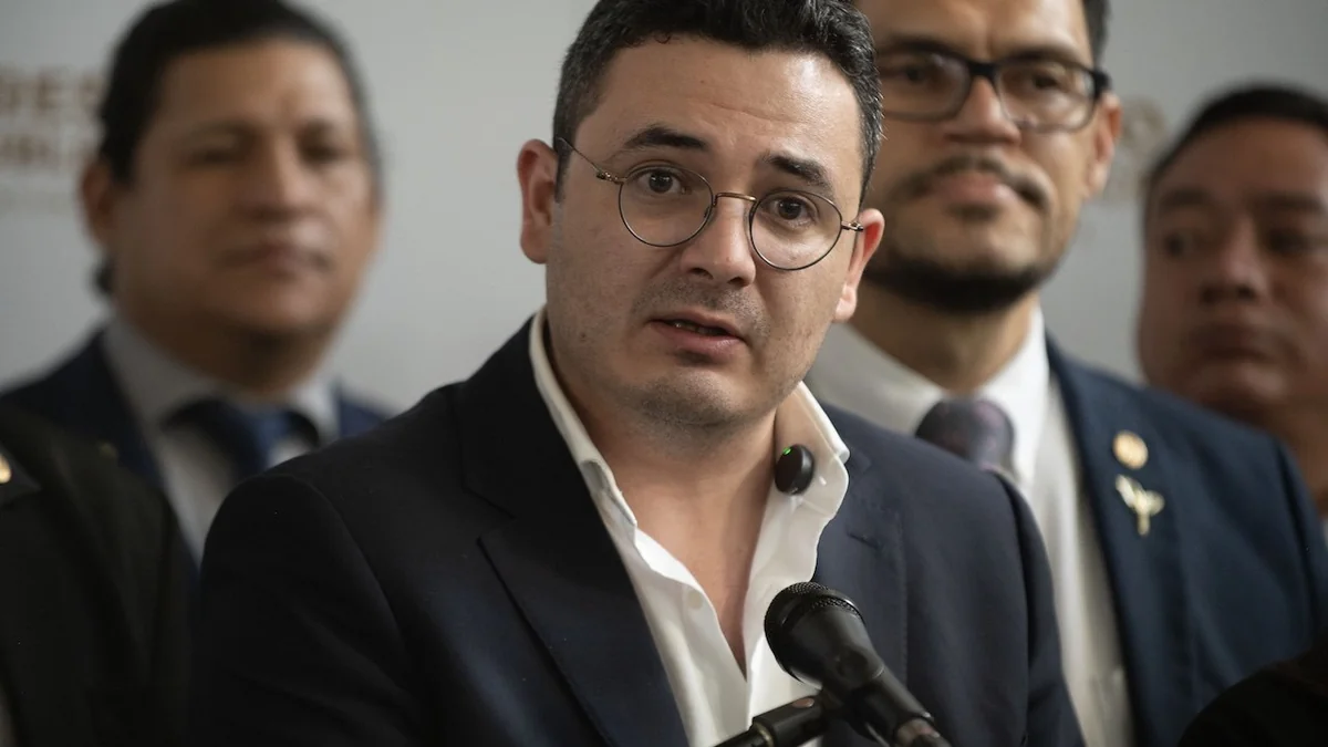 Samuel Pérez denuncia que diputados traidores vendieron Guatemala al CACIF