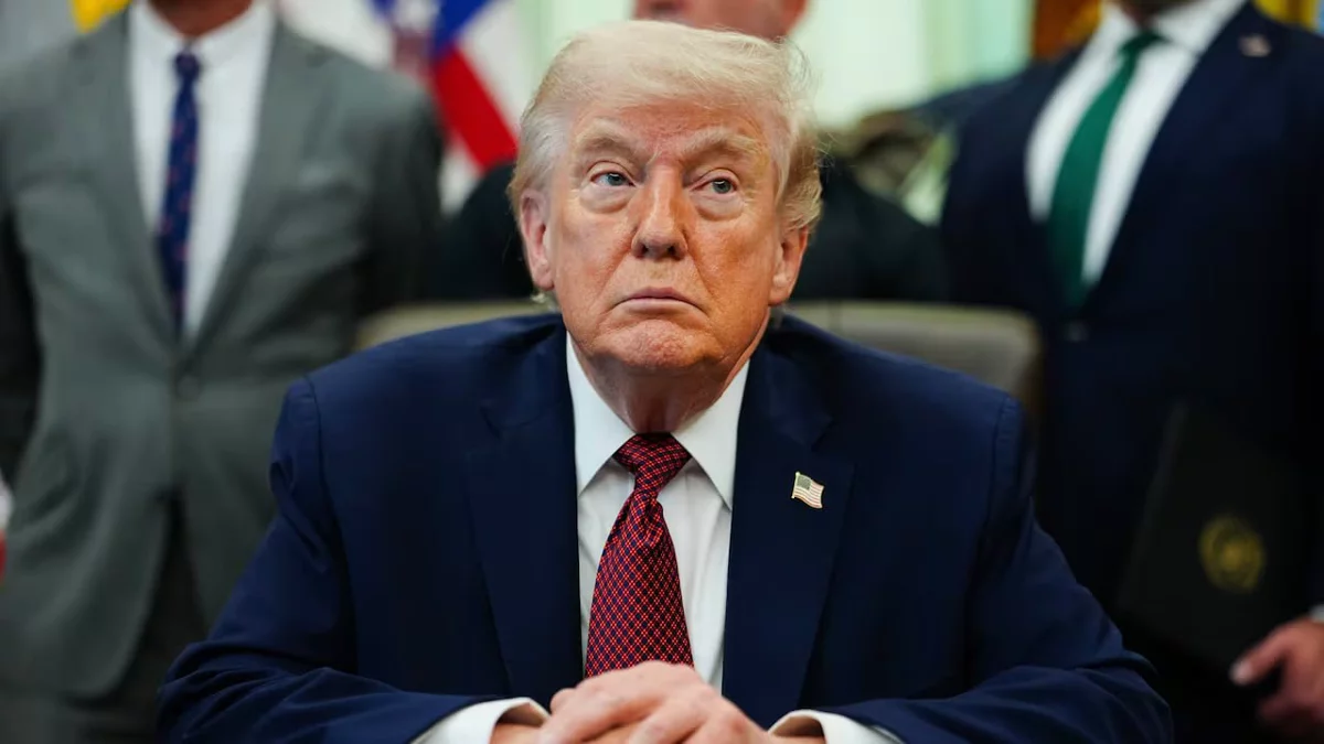 Trump propone multas de US$18 mil a inmigrantes que ignoren órdenes de deportación