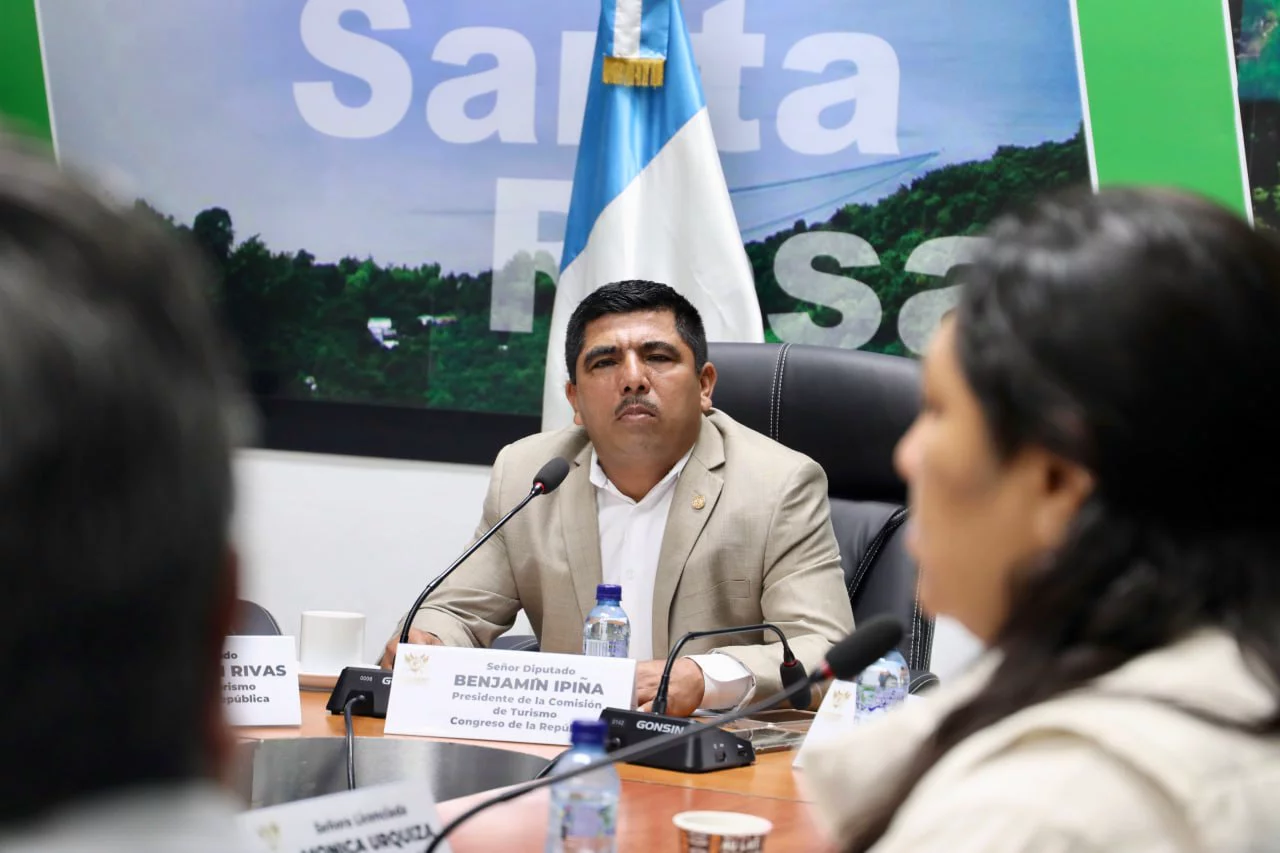 Diputado Benjamín Ipiña exige aumento salarial para trabajadores de Tikal y Yaxhá