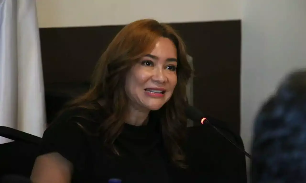 Evelyn Morataya revela que encargado de compras del Hospital de Escuintla tiene 7 asistentes